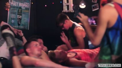 Big dick twinks bukkake and cumshot