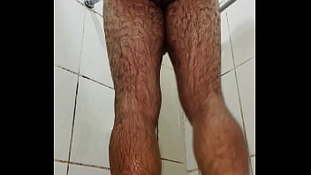 DOTADO TOMANDO BANHO E APROVEITANDO PRA BATER UMA