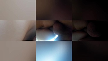 estudiante lesbiana, tomada recibe verga por el culo.
