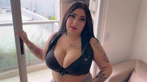 Curvy Latina seduces real estate agent and bounces on him hard