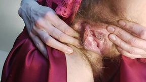 i came really hard when i was jerking off my clit, very hairy and creamy pussy, hot milf masturbating