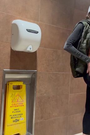 Cheating Wife Begs for Creampie During Sneaky Hookup in Public Washroom