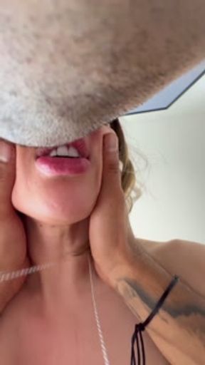 I fuck an executive with big tits on her business trip in CDMX