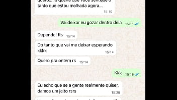 Casada novata me mandando mensagem ap&oacute_s sua primeira experi&ecirc_ncia com comedor, realizando o fetiche do corno