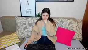 Amateur webcam babe gets remote-controlled vibrations
