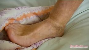 OmaHoteL Lesbian Matures Sex Toys Masturbation