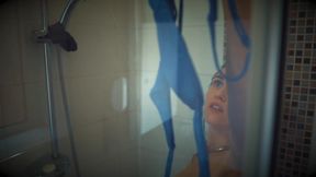 Taking a Shower with Piper