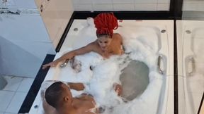fudendo uma gostosa na hidromassagem
