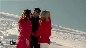 Judith Fox & Jessica Chick Horny Threesome Sex