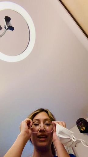 3 min Dental cleaning ends with a happy ending