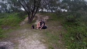 casal foge da rotina e fode na rua na beira da praia - sumaya ganesha - joy cardozo