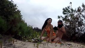 casal foge da rotina e fode na rua na beira da praia - sumaya ganesha - joy cardozo