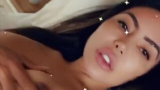 Payudara besar Ela Star dan Lela Star bergoyang saat anal keras
