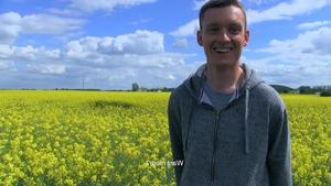 CzechHunter - Innocent student gets a buzz out of nailing