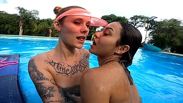 I kissed a girl and I like it