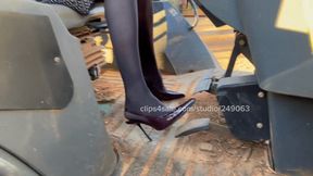 More REVVING FUN with the John Deere backhoe!