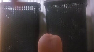 วิดีโอทำเองของวัยรุ่นสาวมือสมัครเล่น การสำเร็จความใคร่ทางทวารหนักด้วยดิลโด