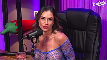 Loira peituda e ruiva dominatrix s&atilde_o as rainhas da putaria e mostram at&eacute_ o cu no estudio