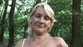 Foxy mature loves to get pounded in nature