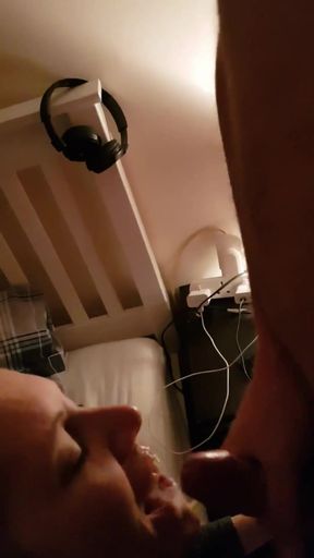 amateur hot mil blow job cumshot on face   Clip 1