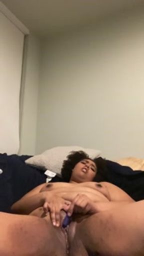 Cute Amateur BBW Gushing &amp; Squirting