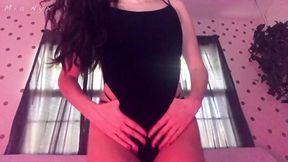 Dominant goddess instructs male worship of her sublime booty