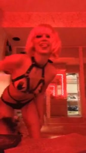 Roxanna Redfoot spank rave kink party girl - more on OnlyFans / Roxanna Redfoot