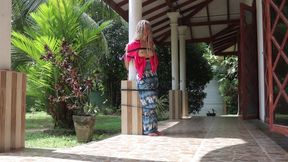 Sofi tied to a pole_Sr-L-M50