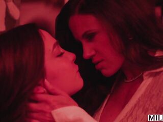 MILFY Seductive Photographer Penny Barber Shares A Weenie With Her Her Model Rissa May In Sexy Trio