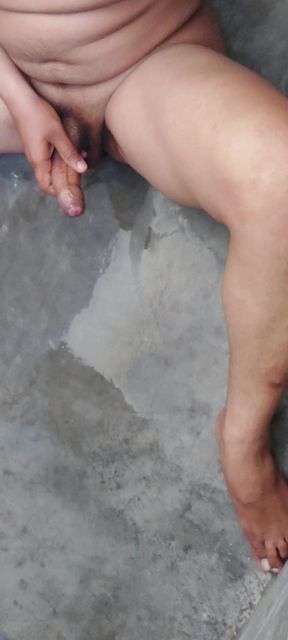 Desi Boy Pissing at Afternoon on Roof