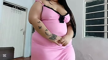 Que buena chupada le da a mi verga gordita cachonda empleada de servicio