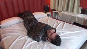 MUMMIFYING THE SLAVE AND PUTTING HIM ON A SMOTHER BOX RELEASING FARTS FROM MY ASS BY JENIFER CARTER AND DANIEL SANTIAGO CAM BY ALINE FULL HD