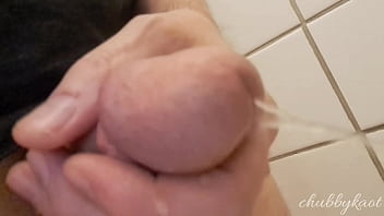 Chubbykaot Close Up Pee Play