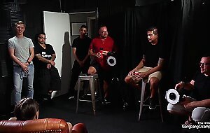 Skinny Trampa Slut fucks strangers