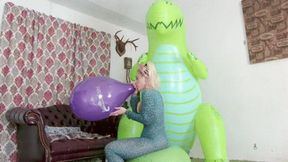 Custom Clip: Galas Looner 2 Balloon Btp on Giant Inflatable T-Rex Dinosaur