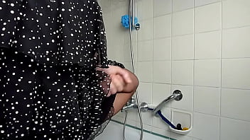 Crossdresser in sexy dress // cumshot