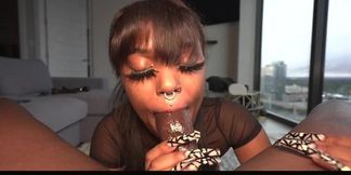 Sultry ebony babe gives deepthroat blowjob