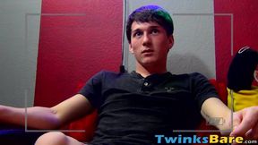 Young gay makes his partner blow him before bareback