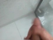 Una ducha después de coger al taxista que me trajo