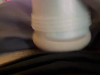 Masturbation avec mon fleshlight grosse chatte