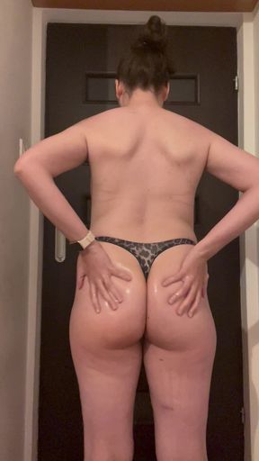 Oiling and Butt Massage + Talking