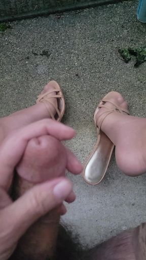 Cumming on Feet Outside