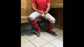 Buff Dilfjockdad87 Almost Gets Caught Jerking in the Sauna