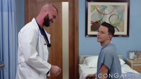 Hospital raw threesome pounding with a fingered patient