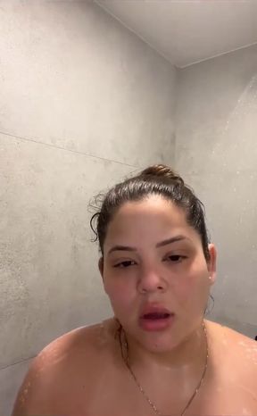 Live Stream with Dani Valentina