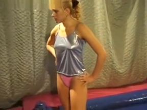 DWW Wrestling Melanie vs Luzia Beatdown