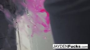 Jayden Jaymes Decides To Play With Her Amazing Pussy