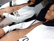 Estudiante se arrecha y se masturba