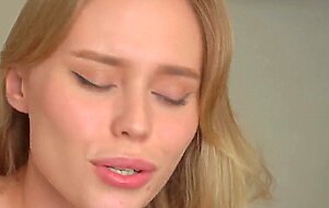 Marimoore, hottie seduced a worker and let her pussy be licked and her face cummed