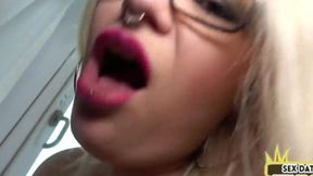 German Amateur Gets Fully Fucked After&#x516C;&#x7136; BlowJob Outdoors